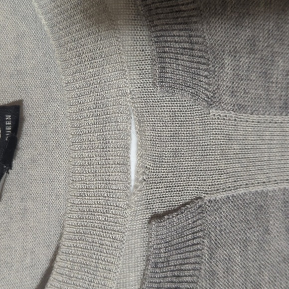 Alexander McQueen Men's Size Large 100% Wool 2 Tone. Grey Sweater - Picture 3 of 5